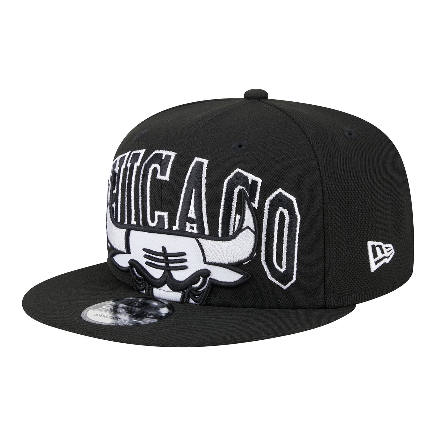 Chicago Bulls 23 Tip Off Snapback Hat - black and white - front view