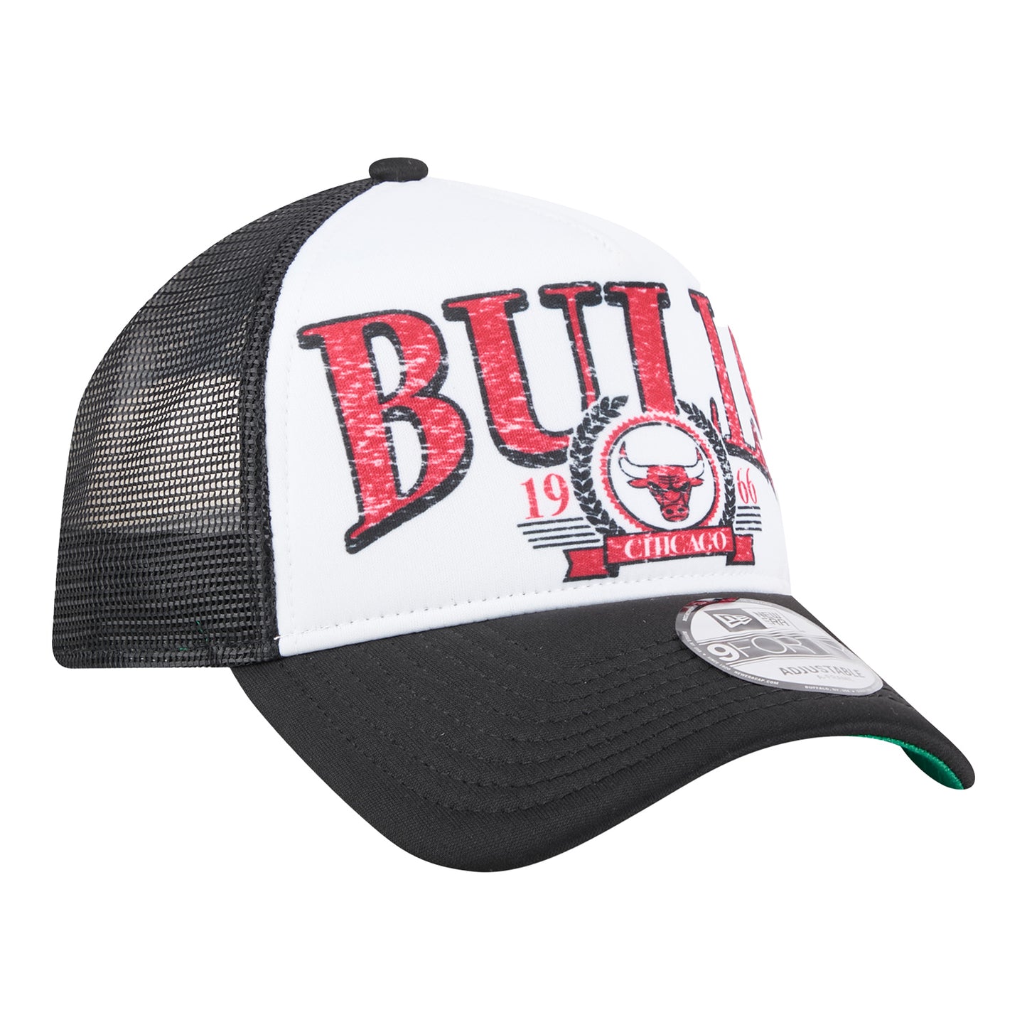 Chicago Bulls New Era 940 A-Frame Varsity Laurel Golfer - Front Right View