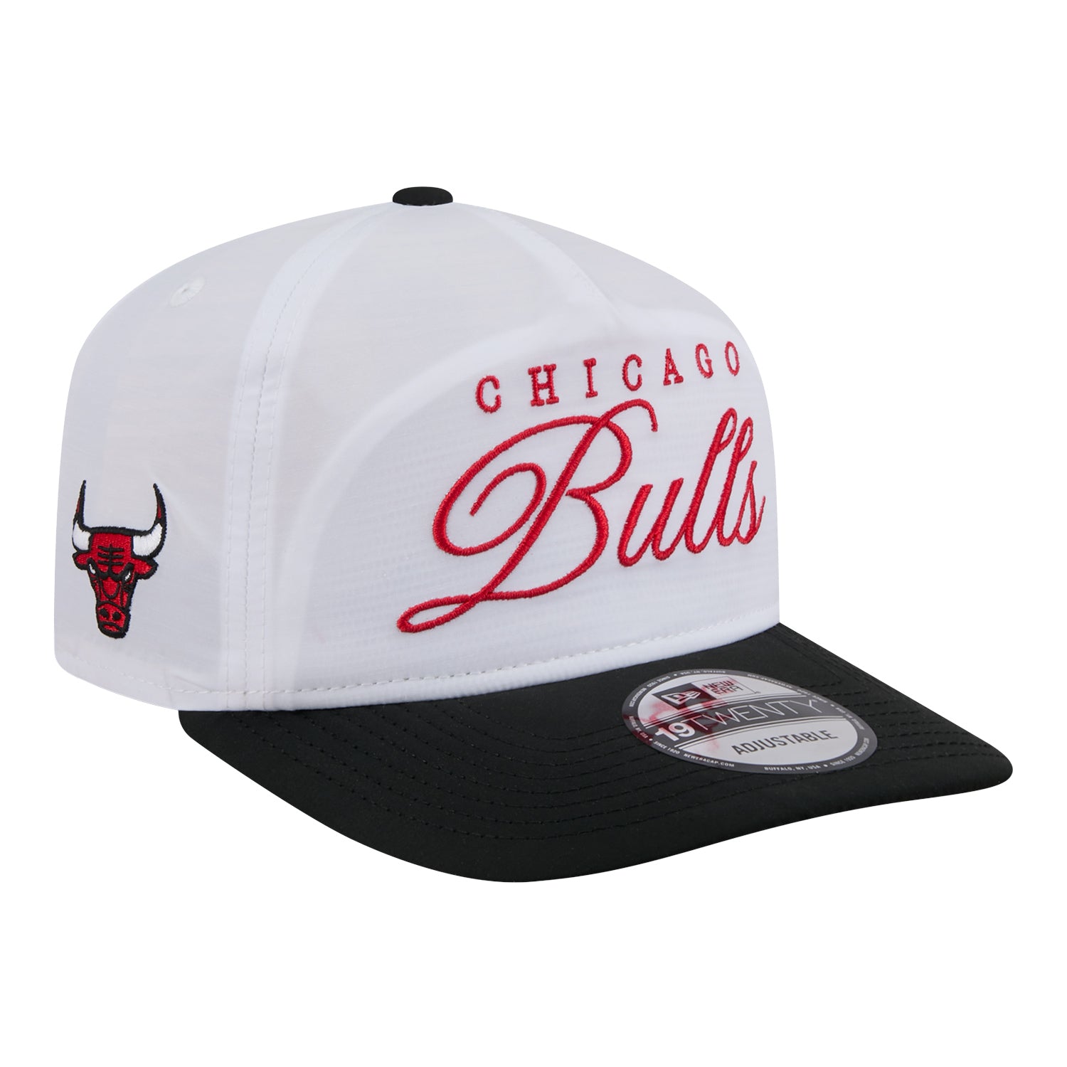Chicago Bulls New Era 2025 Draft Golfer Hat in White - Angled Right View
