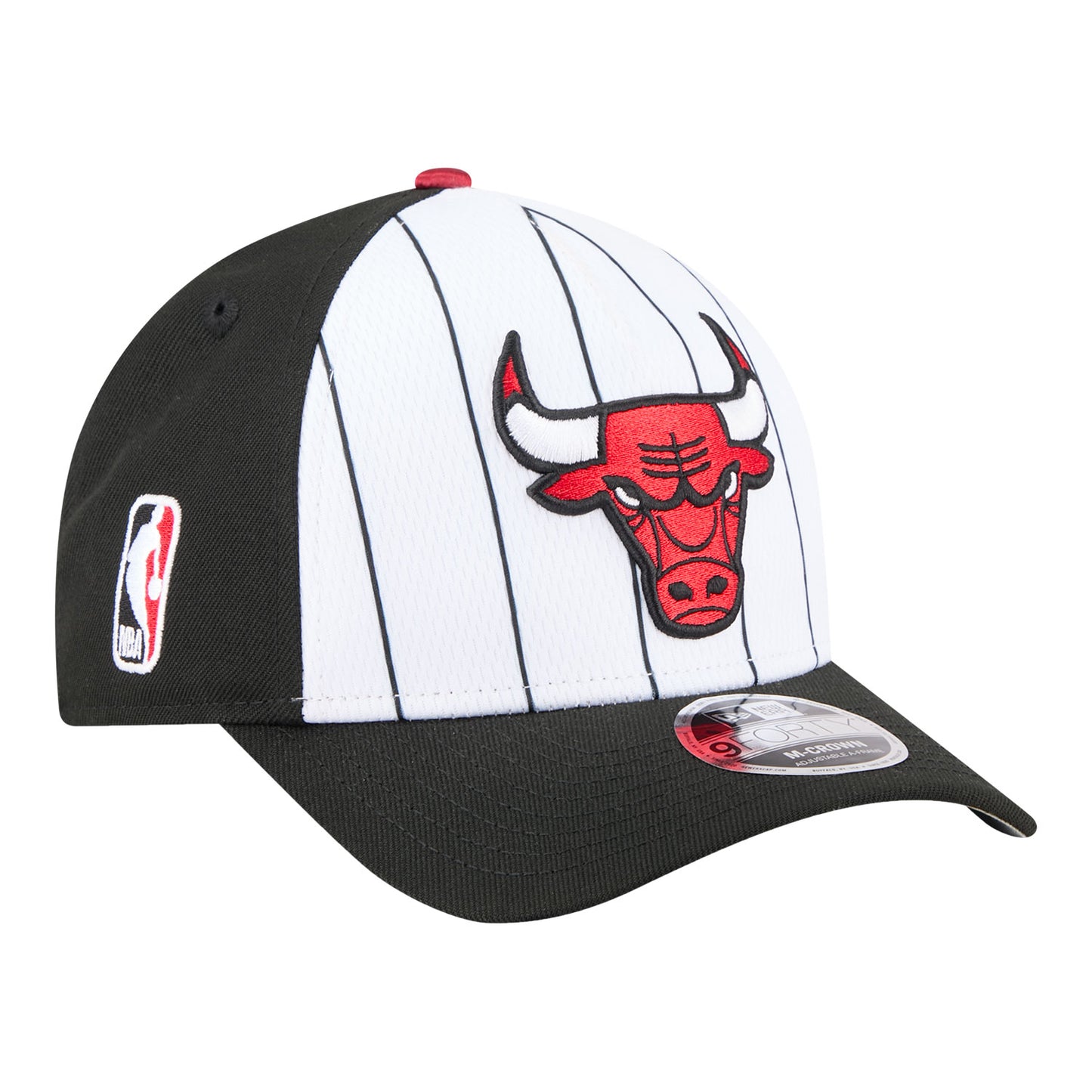 Chicago Bulls New Era 2025 Tip-Off 940MC Snapback in Black and White - Front Right View
