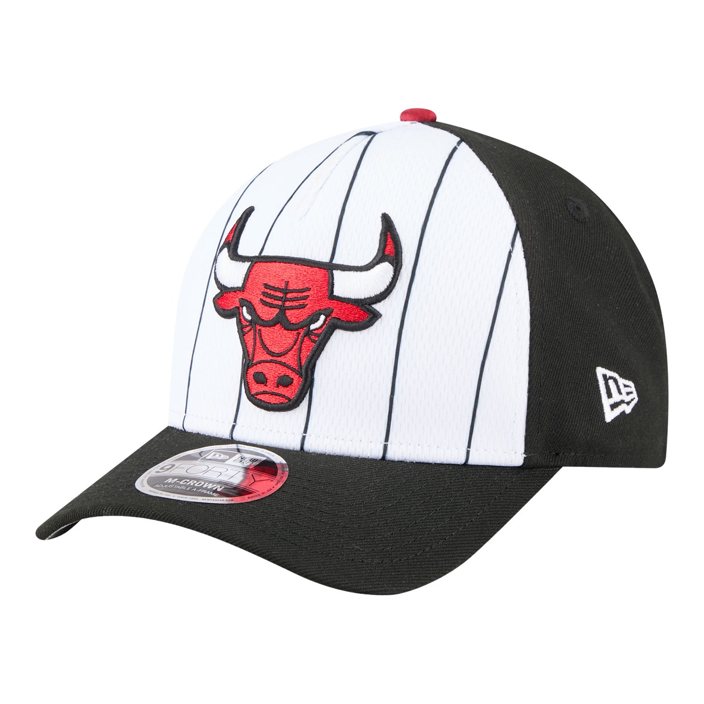 Chicago Bulls New Era 2025 Tip-Off 940MC Snapback in Black and White - Front Left View