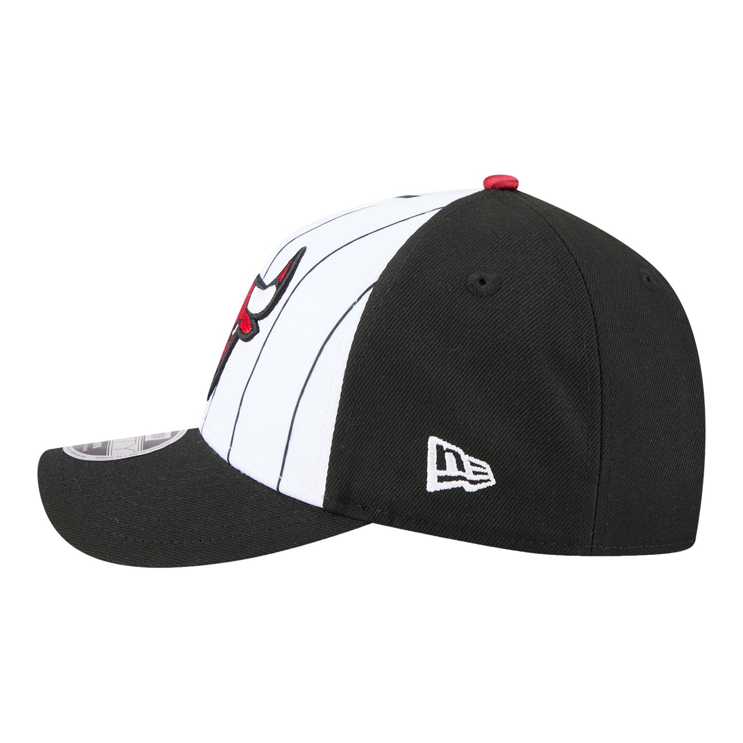 Chicago Bulls New Era 2025 Tip-Off 940MC Snapback in Black and White - Left Side View