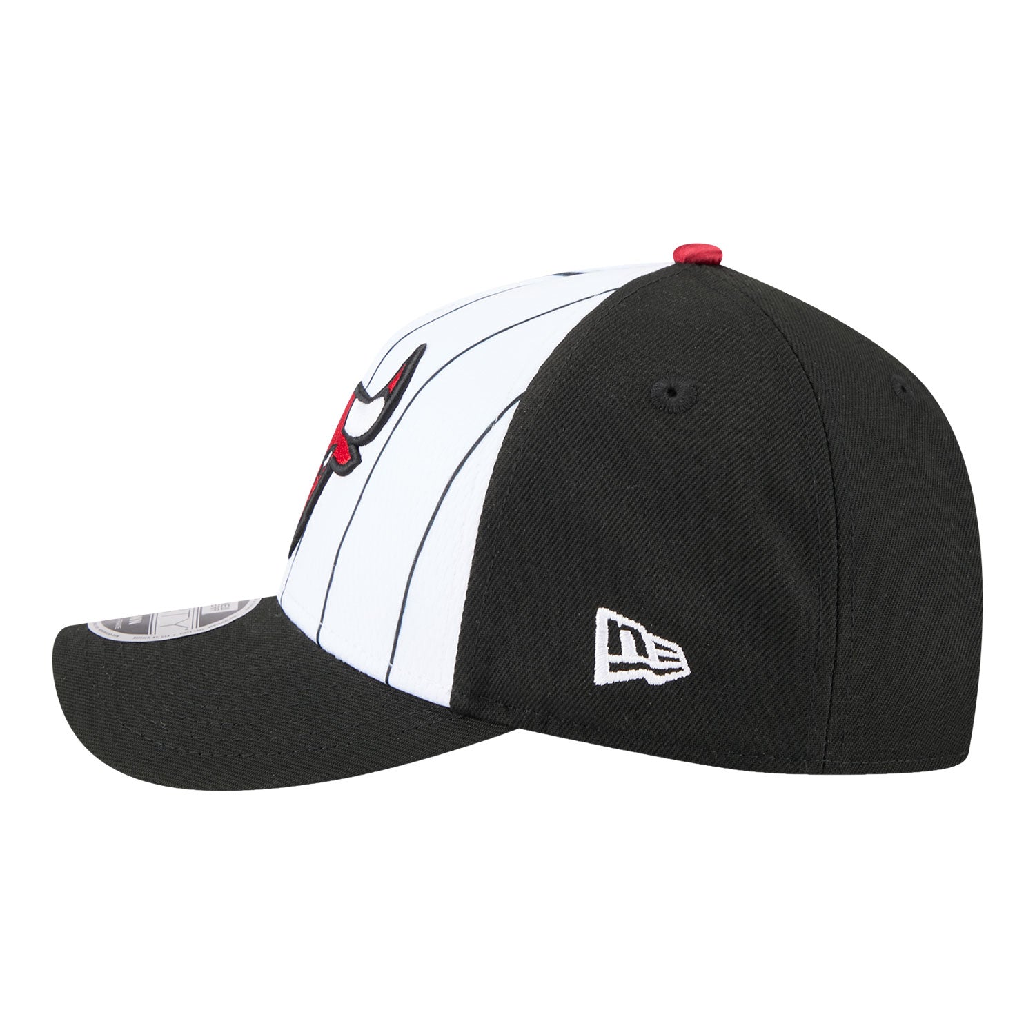 Chicago Bulls New Era 2025 Tip-Off 940MC Snapback in Black and White - Left Side View