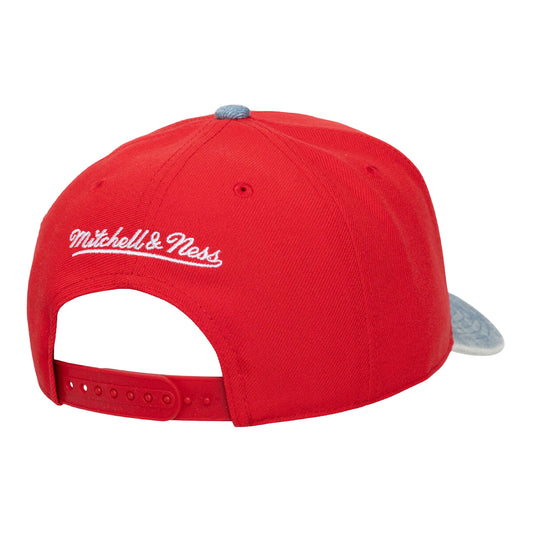 Chicago Bulls Mitchell & Ness Denim Pro Snapback in Red - Front View