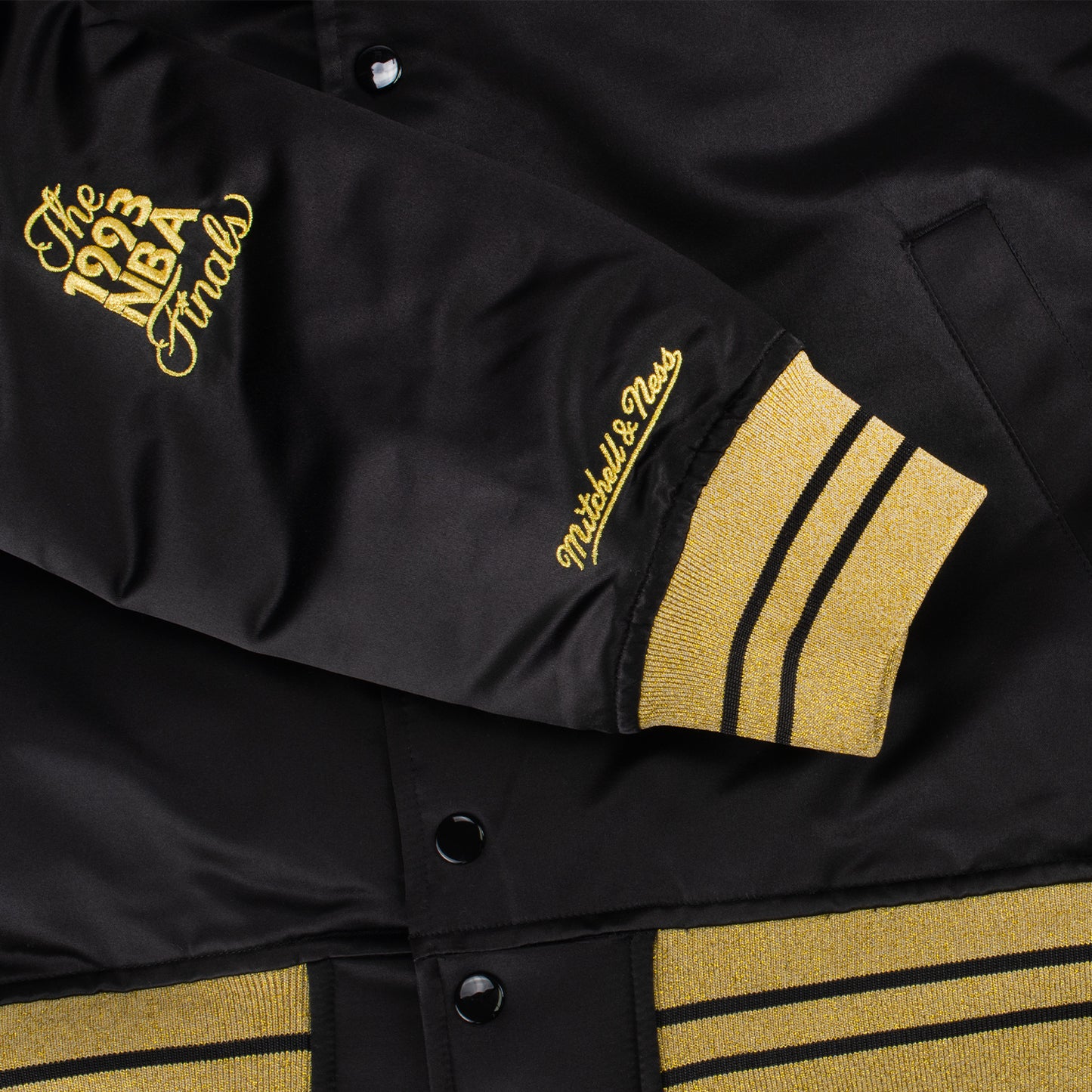 Chicago Bulls Mitchell & Ness MVP Satin Jacket - close up