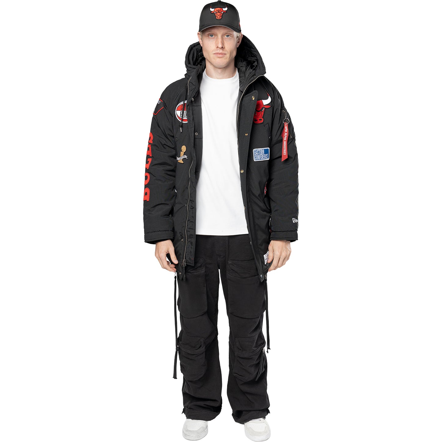 Chicago Bulls New Era Alpha Industries Patch Parka Coat in Black - Front View