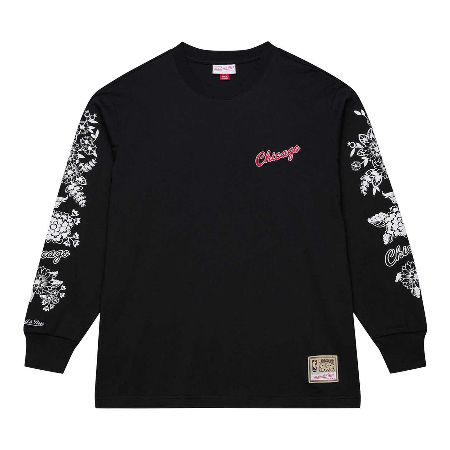 Chicago Bulls Mitchell & Ness Morning Haze Long-Sleeve T-Shirt in Black - Front View