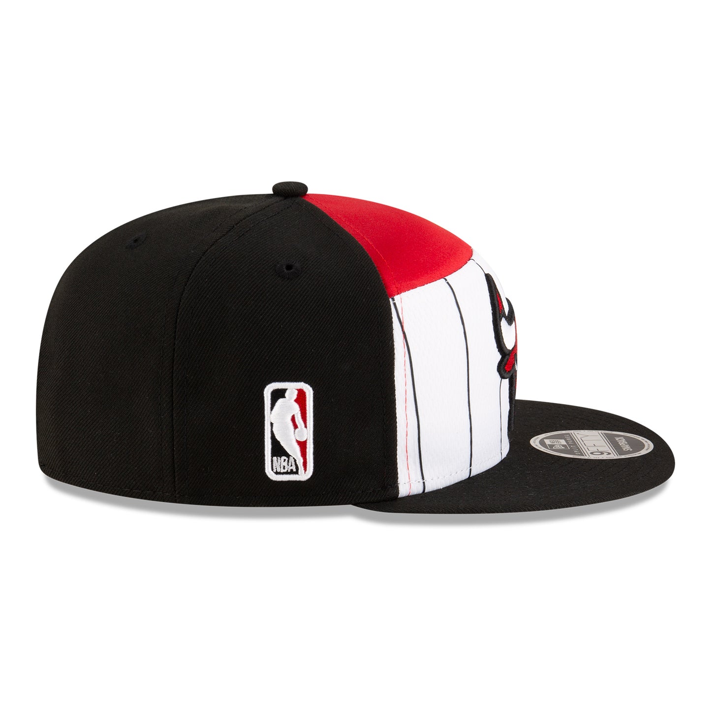 Youth Chicago Bulls New Era 2025 Tip-Off 950SP Snapback in Black - Right Side View