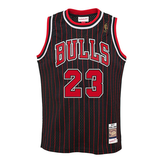 Youth Chicago Bulls Authentic Mitchell & Ness Michael Jordan 1996-97 Jersey in black - back view