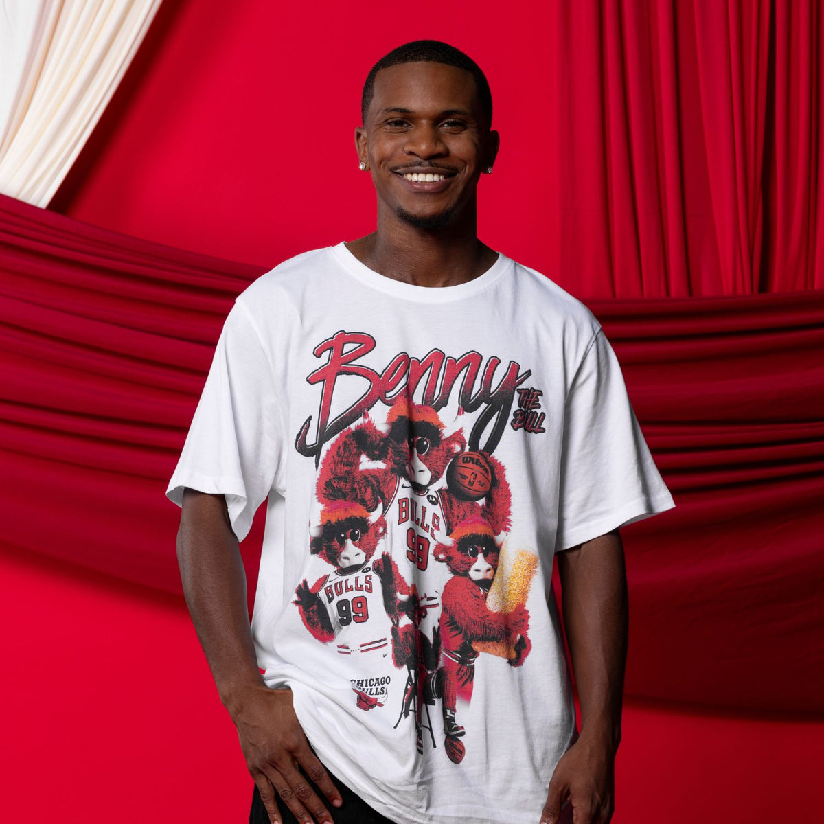 Chicago Bulls 1966 Benny Photo T-Shirt - Front View