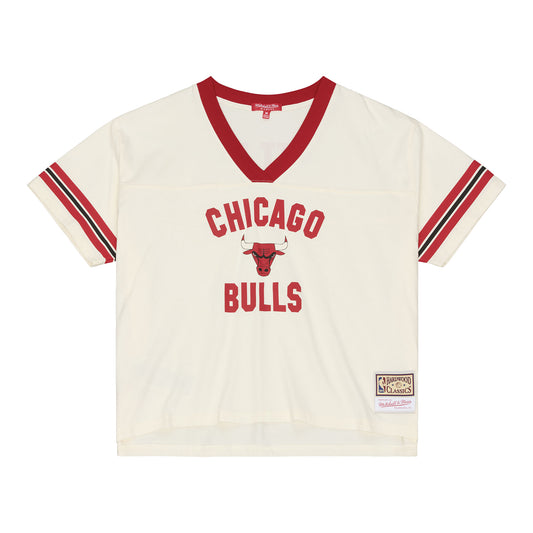 Ladies Chicago Bulls Mitchell & Ness Retro Roots Cropped T-Shirt in Cream - Model Wearing 