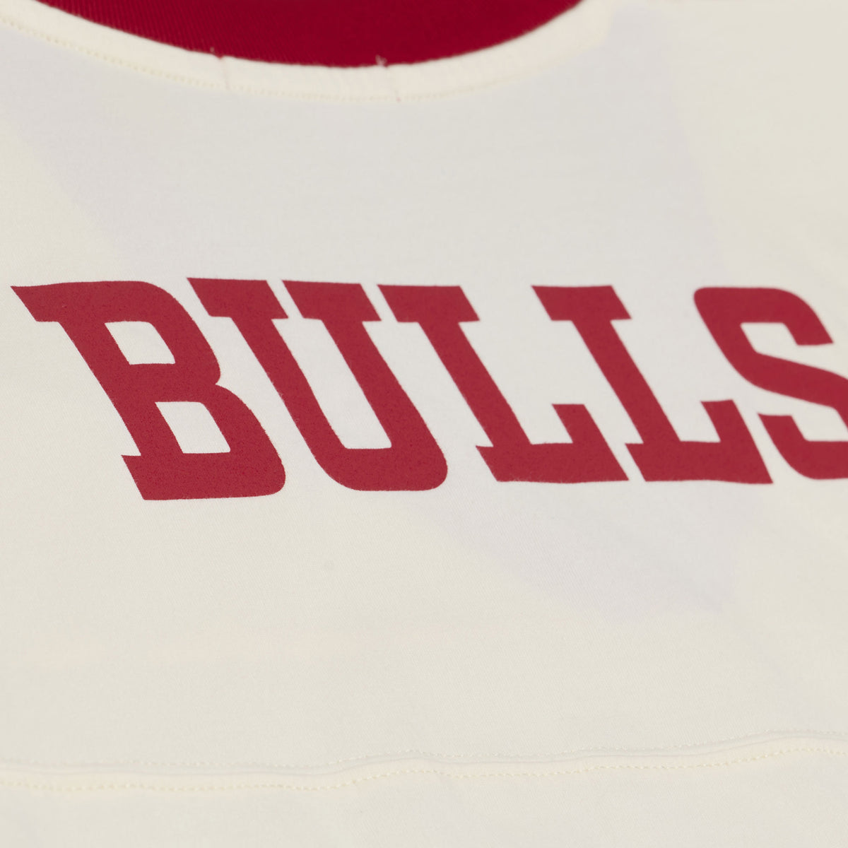 Ladies Chicago Bulls Mitchell & Ness Retro Roots Cropped T-Shirt - Back Logo View
