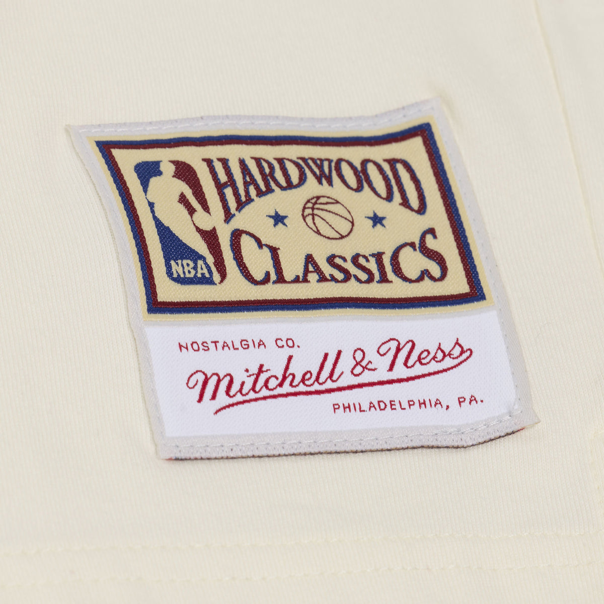 Ladies Chicago Bulls Mitchell & Ness Retro Roots Cropped T-Shirt - Patch View