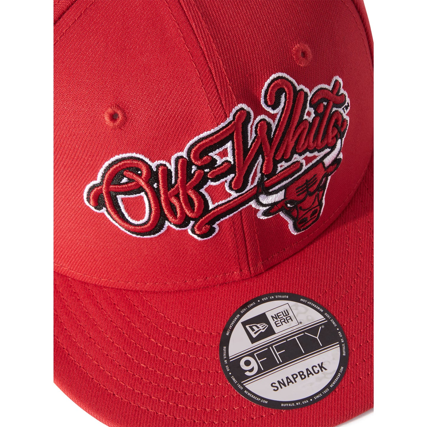 Chicago Bulls New Era Off-White Hat - Red - up close view