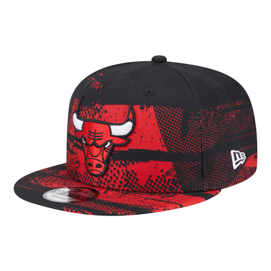 Chicago Bulls New Era 950 2024-25 Tip-Off Red Snapback In Black & Red - Front Left View