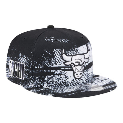 Chicago Bulls New Era 950 2024-25 Tip-Off White Snapback In Black & White - Front Right View