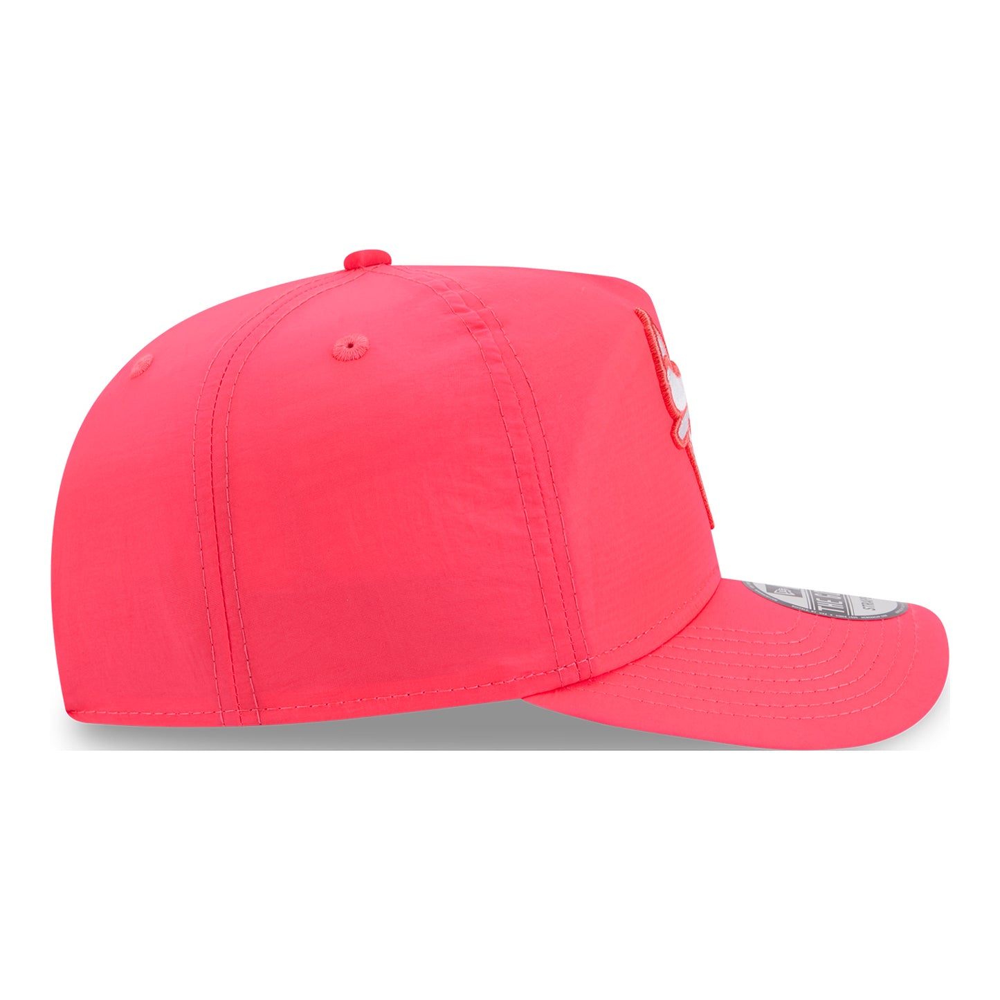 Chicago Bulls New Era Nylon Adjustable Pink Golfer - Right Side View