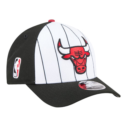Chicago Bulls New Era 2025 Tip-Off 940MC Snapback in Black and White - Front Right View