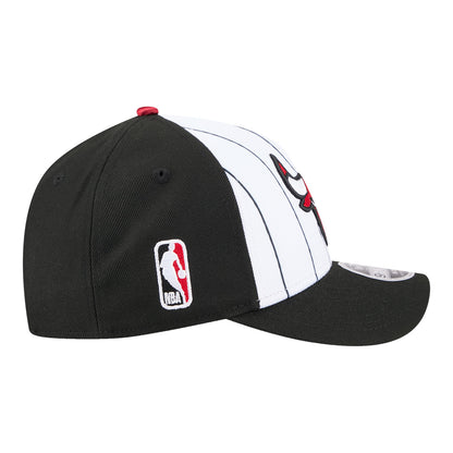 Chicago Bulls New Era 2025 Tip-Off 940MC Snapback in Black and White - Right View