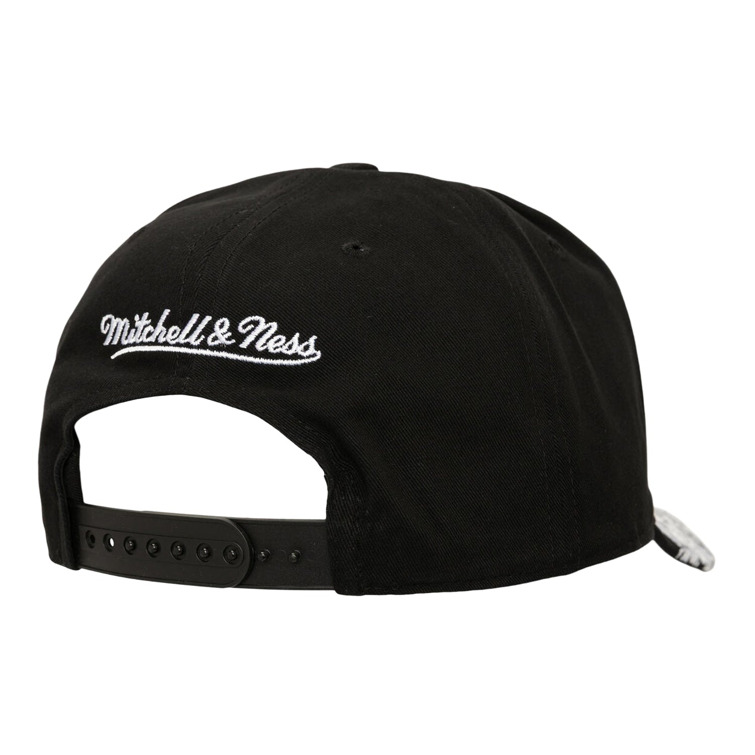 Chicago Bulls Mitchell & Ness Morning Haze Snapback in Black - Back Right View