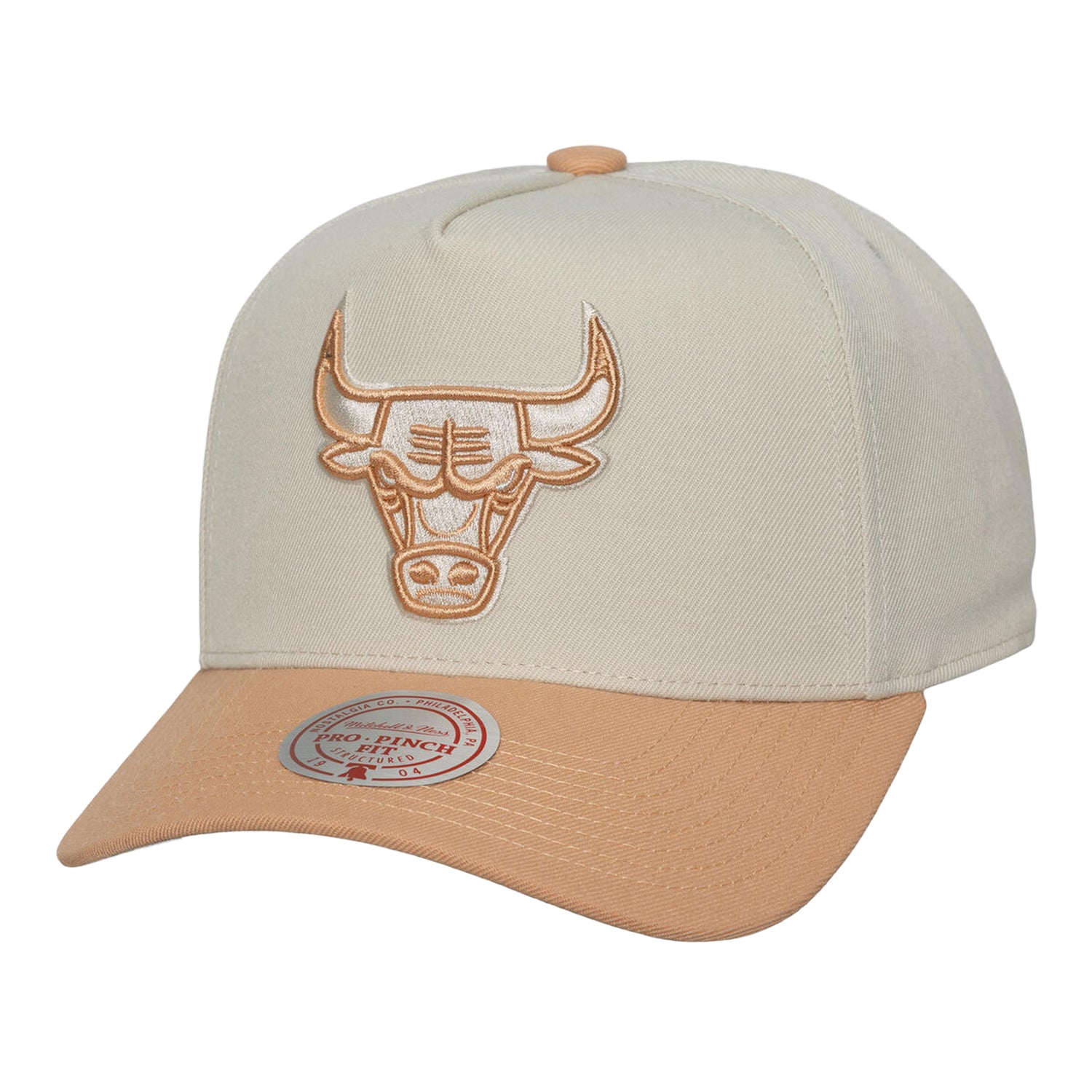 Chicago Bulls Mitchell & Ness Chalk Dust Pro Snapback in Brown - Front Left View