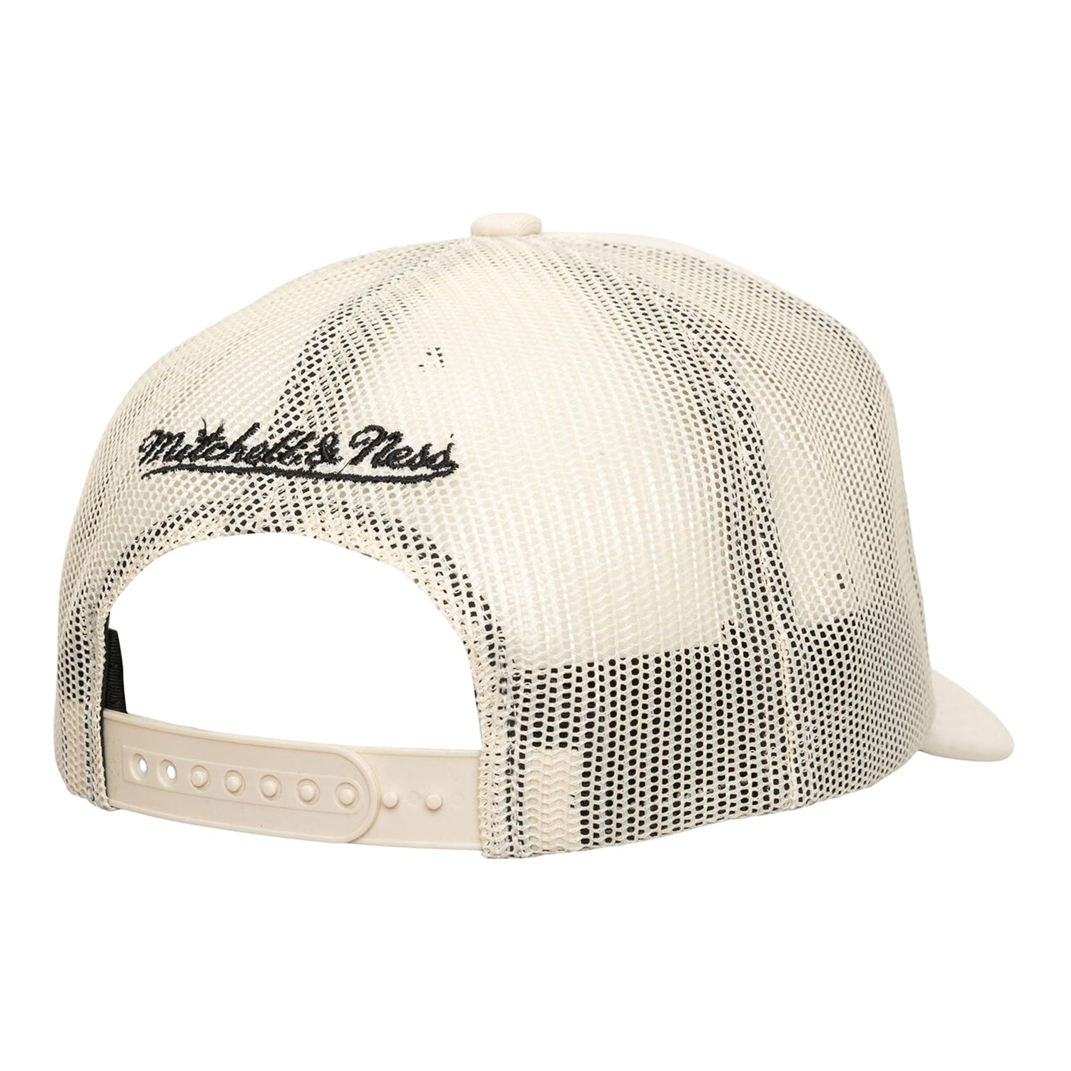 Chicago Bulls Mitchell & Ness Evergreen Trucker Hat in White - Back View