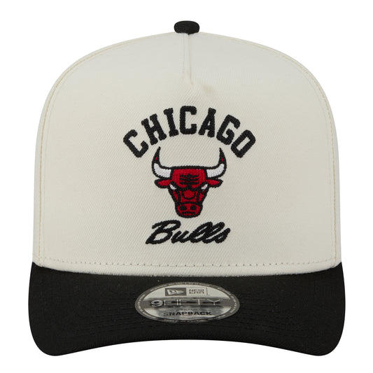 Chicago Bulls New Era Two Tone Arched 950AF Snapback in White - Front View