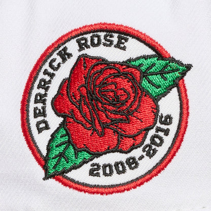 Chicago Bulls Mitchell & Ness Derrick Rose Pro Crown Snapback in White - Embroidered patch View
