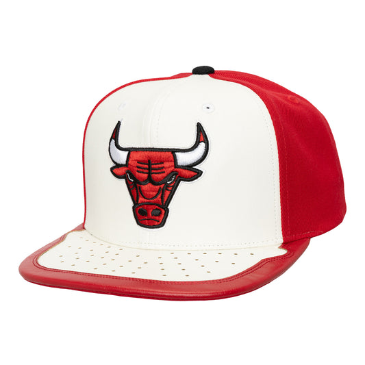 Chicago Bulls Mitchell & Ness Day One White & Red Primary Snapback - Front View