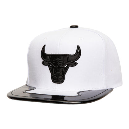 Chicago Bulls Mitchell & Ness Day One White & Black Primary Snapback in White and Black - Front View