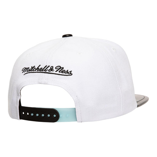 Chicago Bulls Mitchell & Ness Day One White & Black Primary Snapback in White and Black - Front View