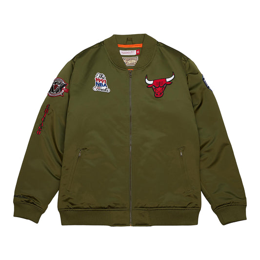 Chicago Bulls Mitchell & Ness Satin Bomber Jacket in green - front view