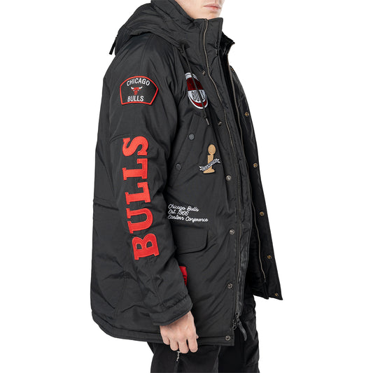 Chicago Bulls New Era Alpha Industries Patch Parka Coat in Black - Front View