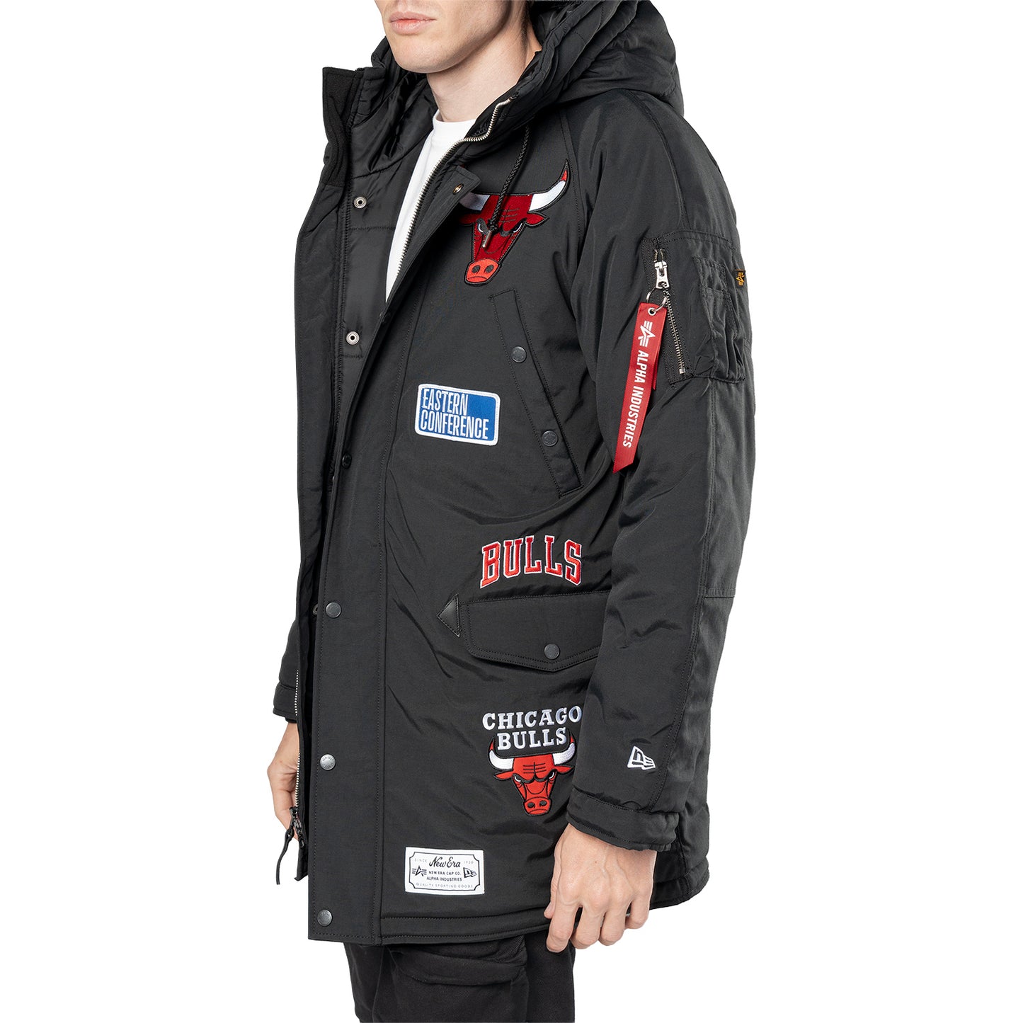 Chicago Bulls New Era Alpha Industries Patch Parka Coat in Black - Side View