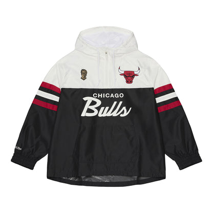 Chicago Bulls Mitchell & Ness Head Coach Anorack 1/2-Zip Jacket in White and Black - Front View