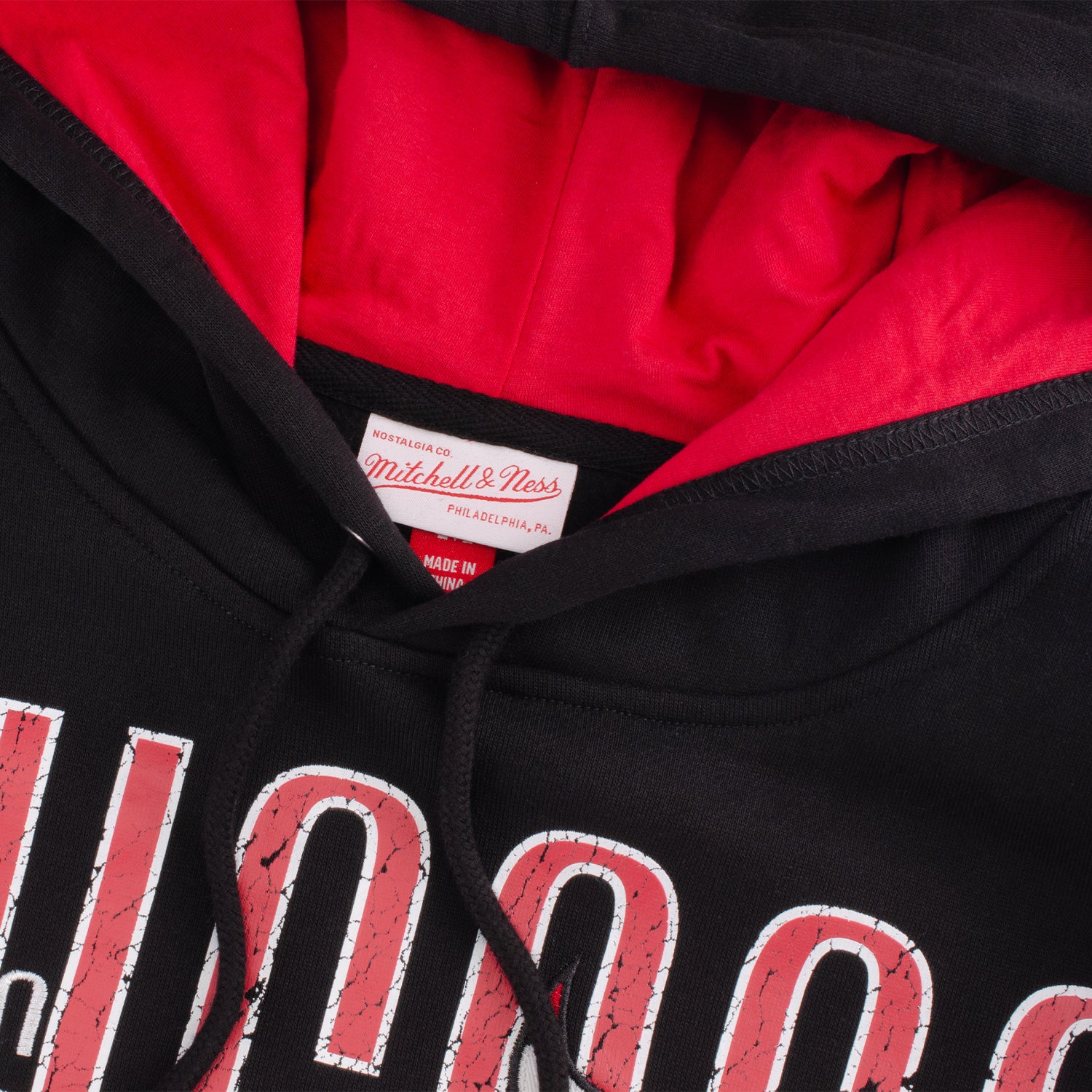 Chicago Bulls Mitchell & Ness Oversized Hooded Sweatshirt - close up view