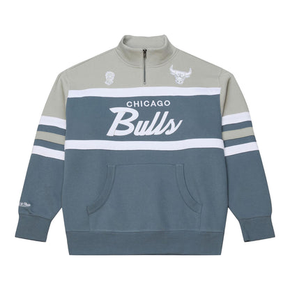 Chicago Bulls Mitchell & Ness Thunderstorm Head Coach Quarter Zip in Blue and Cream - Front View