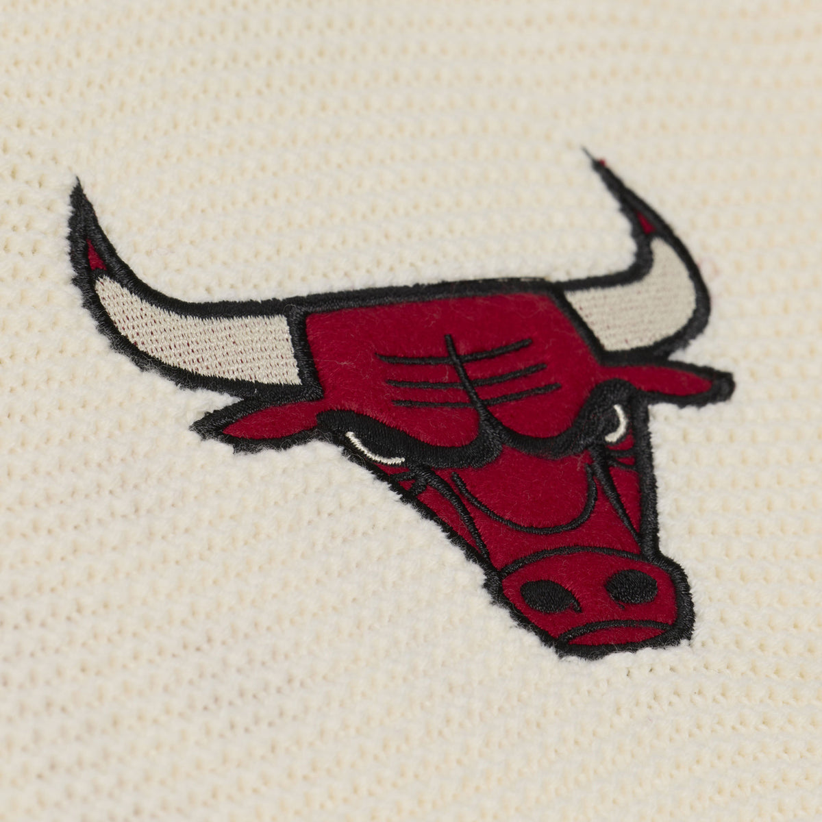 Chicago Bulls Mitchell & Ness Retro Roots Sweater in White - Front Emblem View