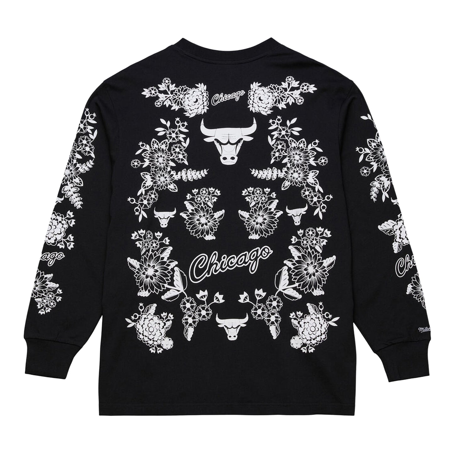 Chicago Bulls Mitchell & Ness Morning Haze Long-Sleeve T-Shirt in Black - Back View