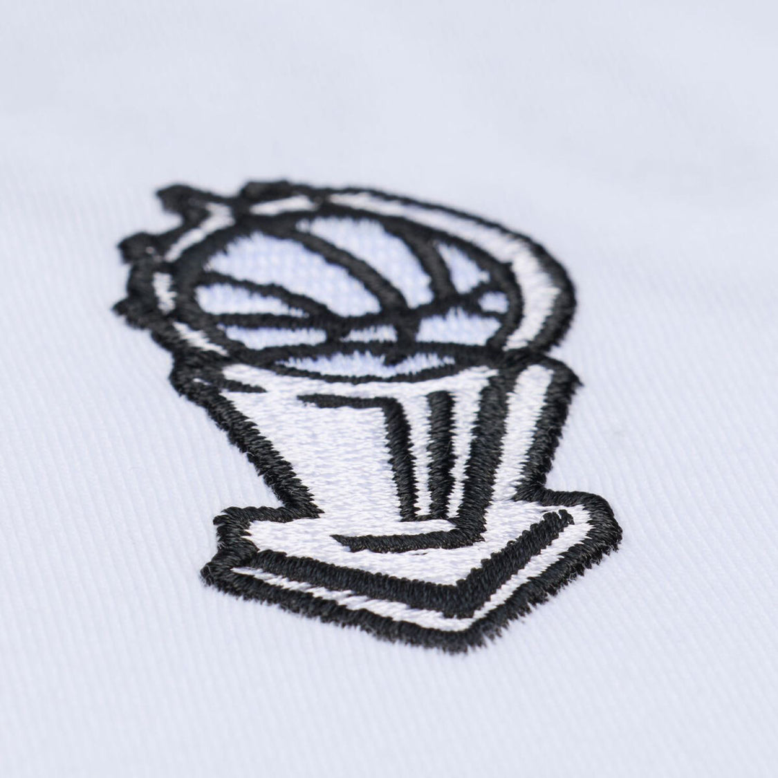 Chicago Bulls Mitchell & Ness Arctic White T-Shirt in White - Embroidered Detail View