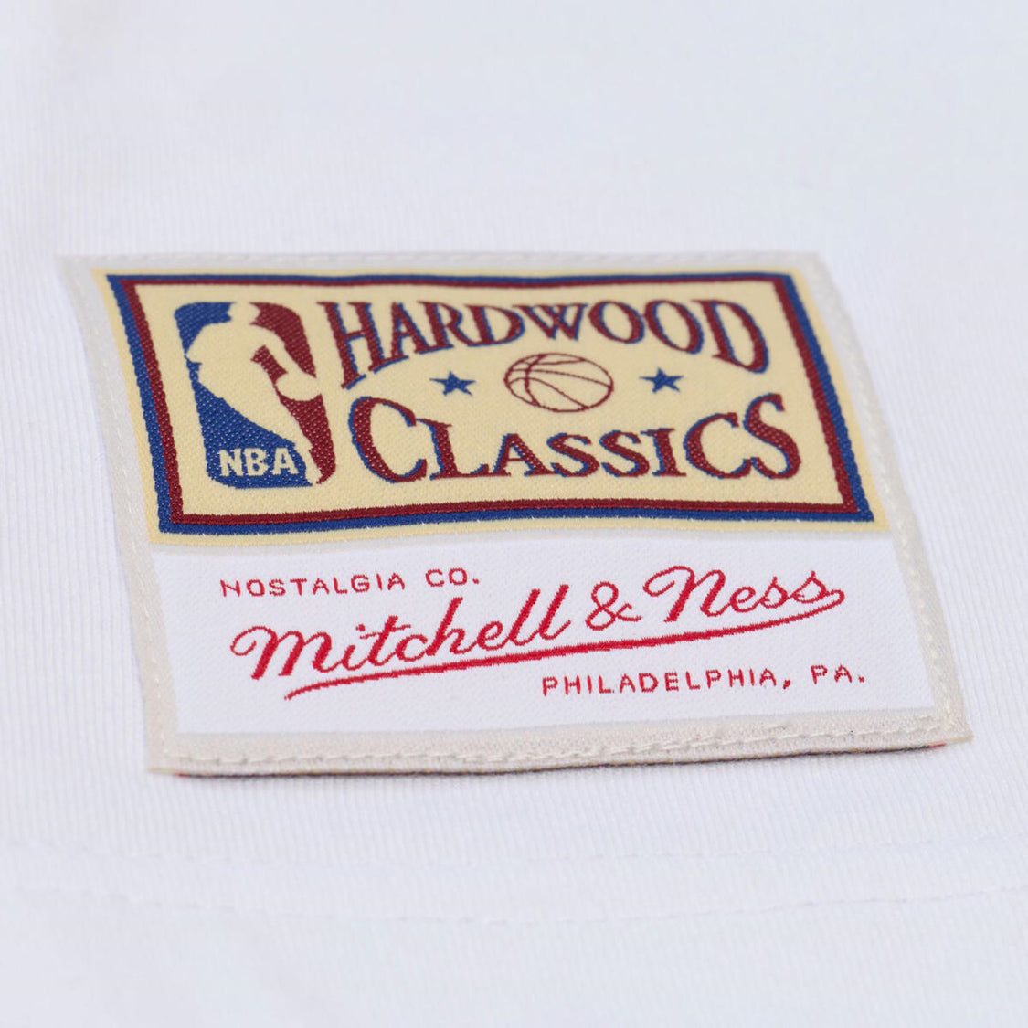 Chicago Bulls Mitchell & Ness Arctic White T-Shirt in White - Woven Jock Tag View