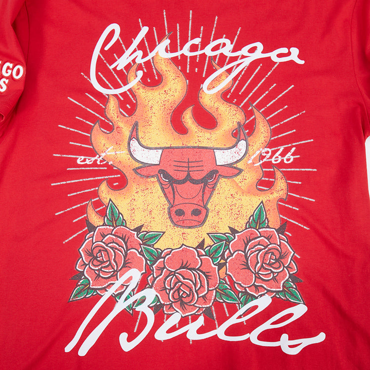 Chicago Bulls Pro Standard Fire And Roses T-Shirt in red - front detail view