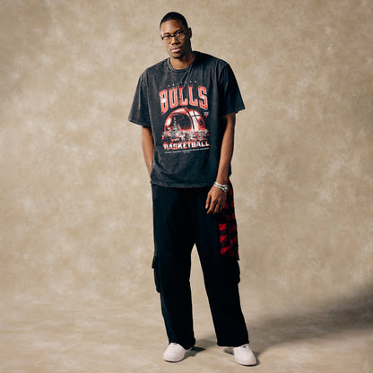 Chicago Bulls 1966 Evergreen Skyline T-Shirt in Black - Front View