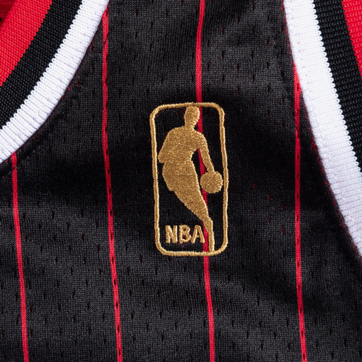 Chicago Bulls Authentic Mitchell & Ness Michael Jordan 1996-97 Alternate Jersey in Black - Front Detail View