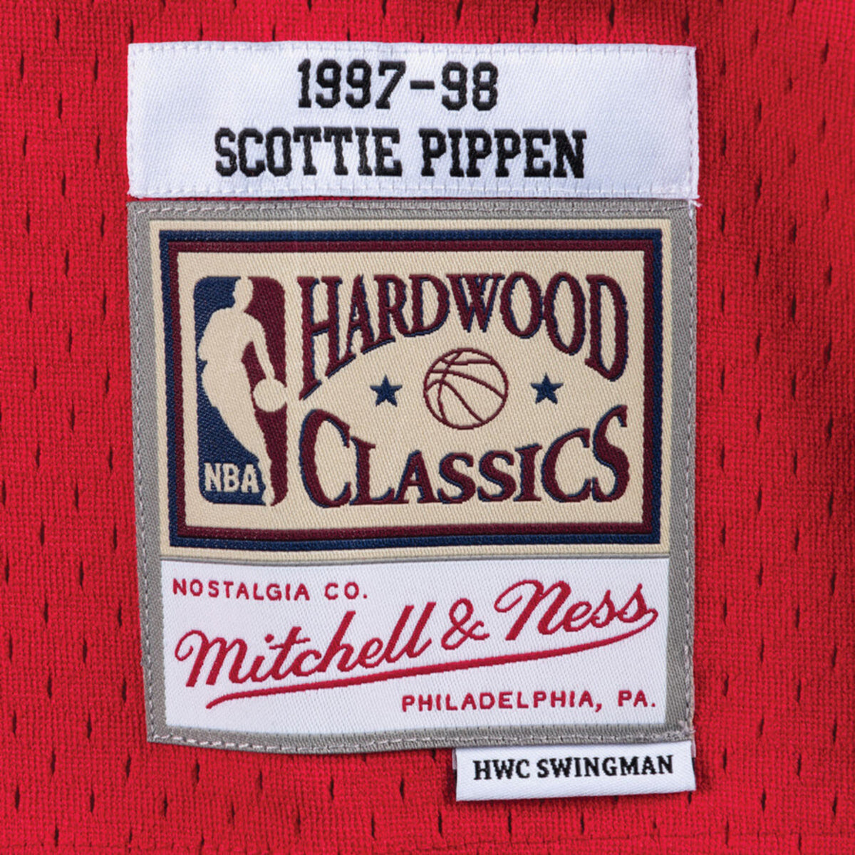 Chicago Bulls Mitchell & Ness Scottie Pippen 1997-98 Away Jersey in Red - patch View