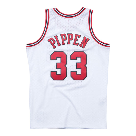 Chicago Bulls Mitchell & Ness Scottie Pippen 1997-98 Home Jersey in White - back View