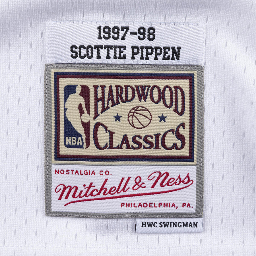 Chicago Bulls Mitchell & Ness Scottie Pippen 1997-98 Home Jersey - patch View
