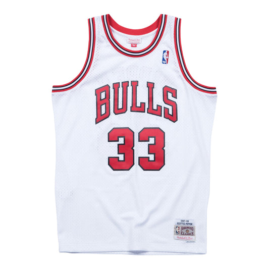 Chicago Bulls Mitchell & Ness Scottie Pippen 1997-98 Home Jersey in White - back View