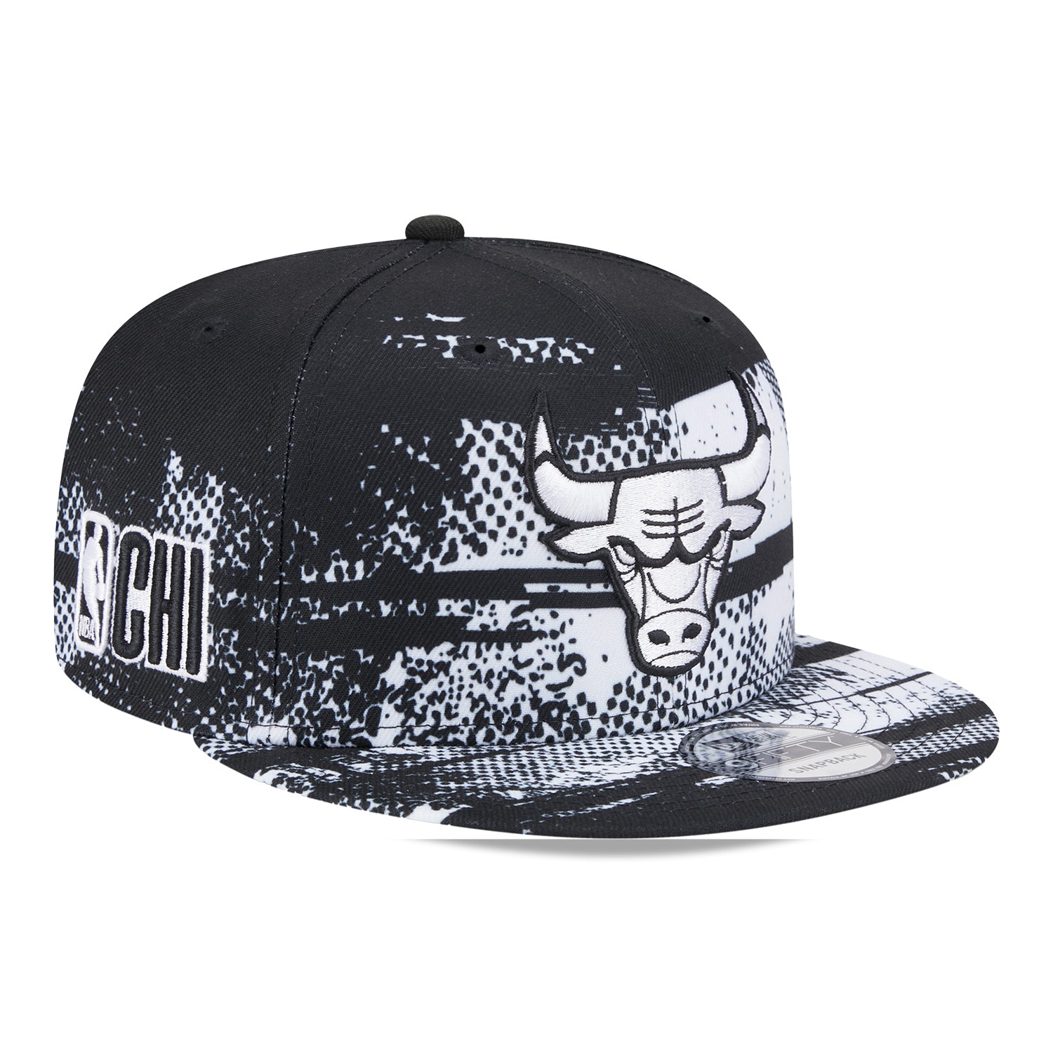 Youth Chicago Bulls New Era 950 2024-25 Tip-Off White Snapback In Black & White - Front Right View