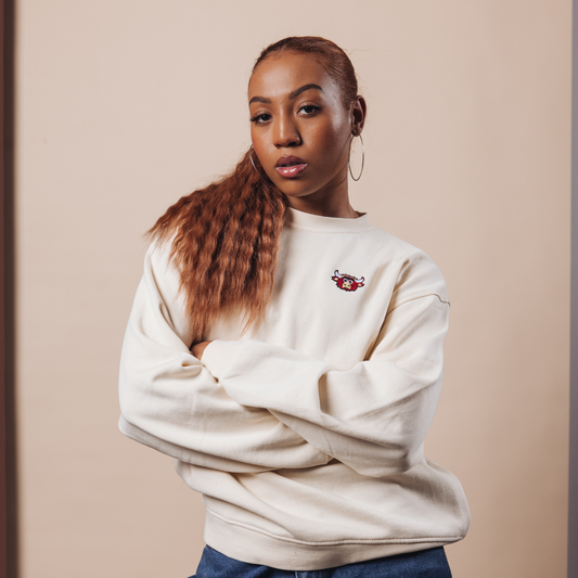 Model Wearing Chicago Bulls 1966 Benny Off-White Crewneck in White 